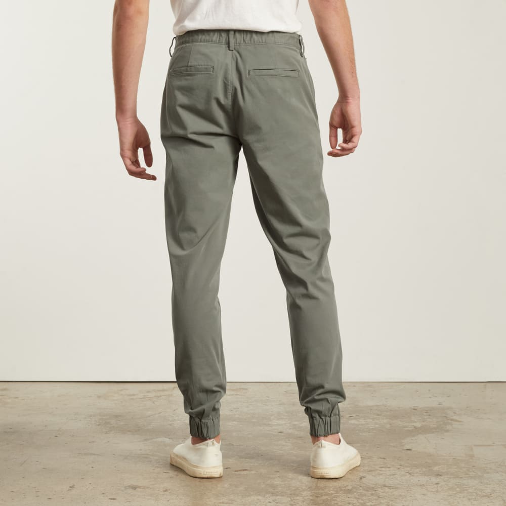The Performance Traveler Chino | Pewter Green