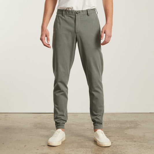 The Performance Traveler Chino | Pewter Green